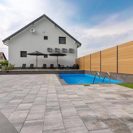 Apartments & Room Forest Slunj Exterior photo