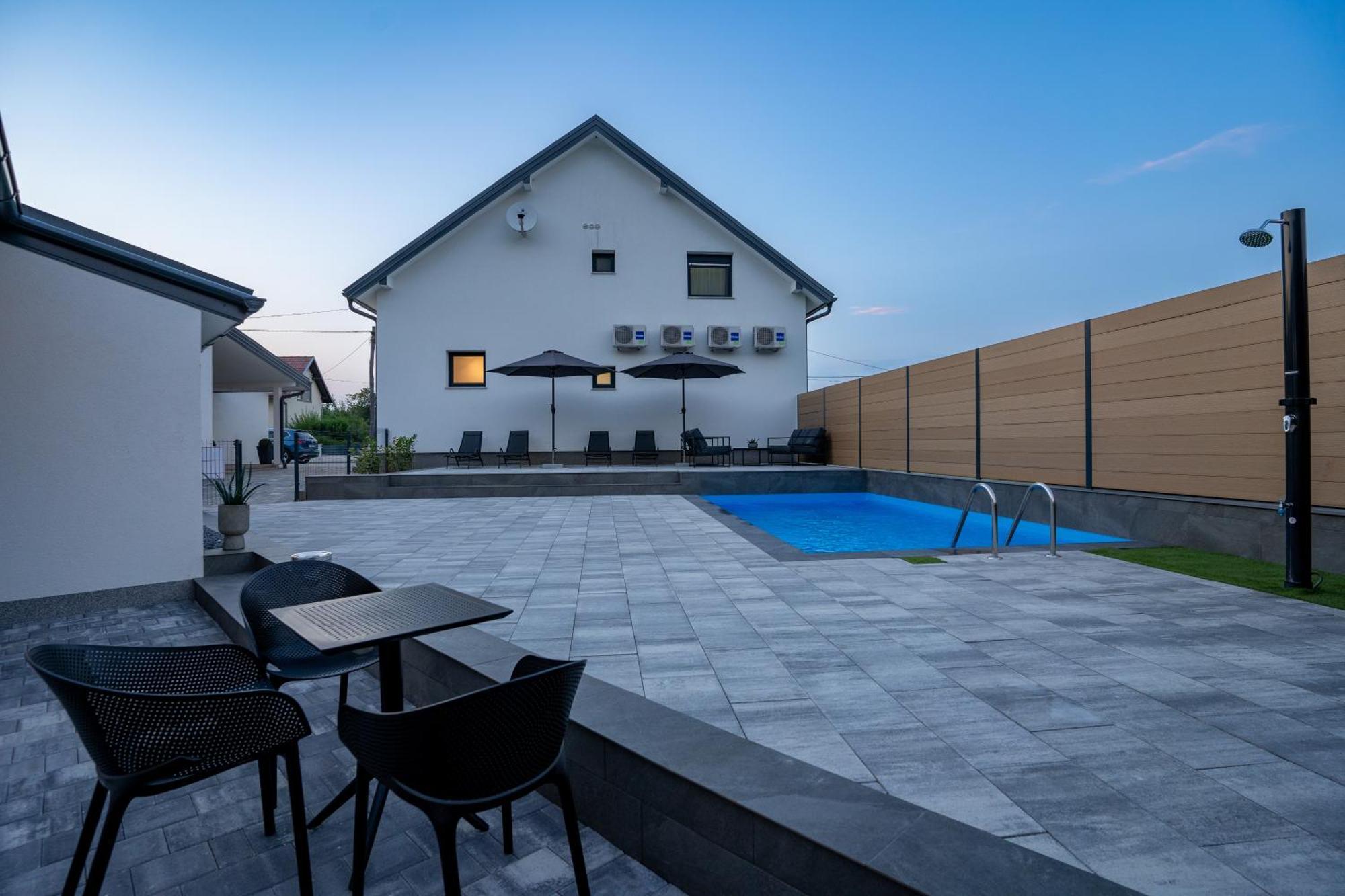 Apartments & Room Forest Slunj Exterior photo