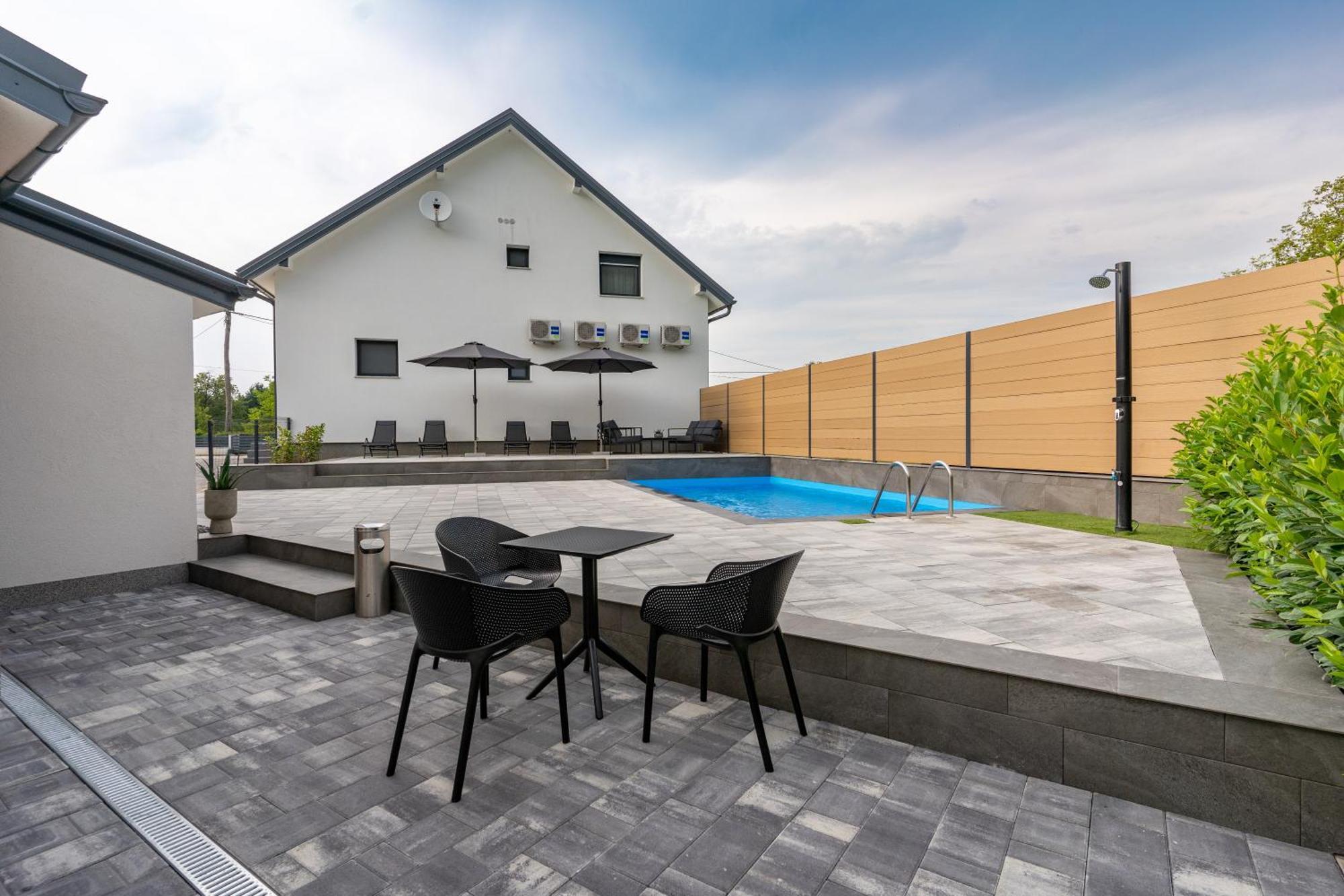 Apartments & Room Forest Slunj Exterior photo